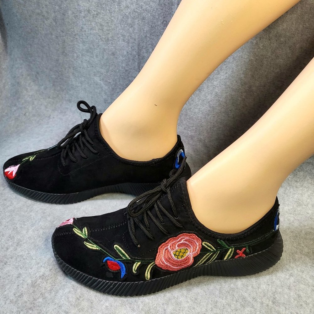 Cape Robbin Embroidered Detailed Sneakers Sizes Varies - Picture 4 of 6